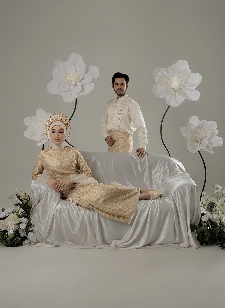 The Muse and Her Guardian